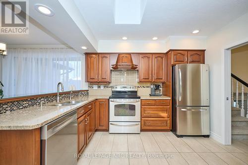 8143 Sarah Street, Niagara Falls (Chippawa), ON - Indoor Photo Showing Kitchen With Double Sink