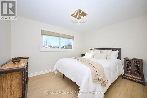 8143 Sarah Street, Niagara Falls (Chippawa), ON - Indoor Photo Showing Bedroom