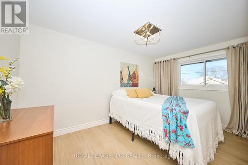 8143 Sarah Street, Niagara Falls (Chippawa), ON - Indoor Photo Showing Bedroom