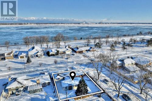 8143 Sarah Street, Niagara Falls (Chippawa), ON - Outdoor With Body Of Water With View