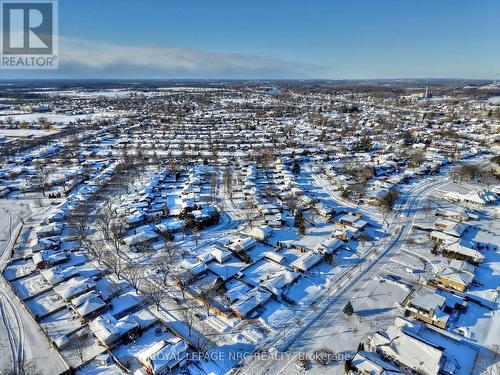 8143 Sarah Street, Niagara Falls (Chippawa), ON - Outdoor With View