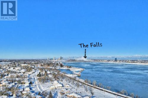 8143 Sarah Street, Niagara Falls (Chippawa), ON - Outdoor With Body Of Water With View