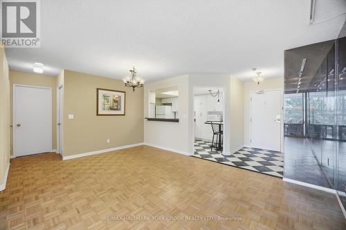 406 - 100 Observatory Lane, Richmond Hill, ON - Indoor Photo Showing Other Room