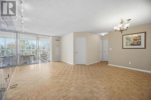 406 - 100 Observatory Lane, Richmond Hill, ON - Indoor Photo Showing Other Room