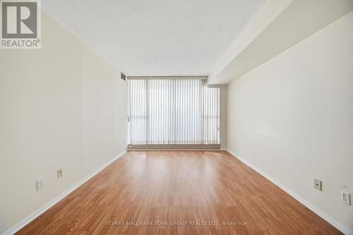 406 - 100 Observatory Lane, Richmond Hill, ON - Indoor Photo Showing Other Room