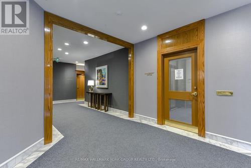 406 - 100 Observatory Lane, Richmond Hill, ON - Indoor Photo Showing Other Room