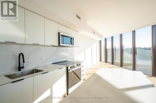 216 - 31 Huron Street, Collingwood, ON - Indoor Photo Showing Kitchen With Upgraded Kitchen