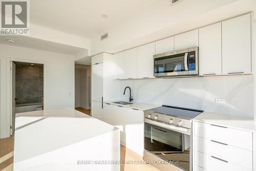 216 - 31 Huron Street, Collingwood, ON - Indoor Photo Showing Kitchen