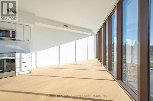 216 - 31 Huron Street, Collingwood, ON - Indoor