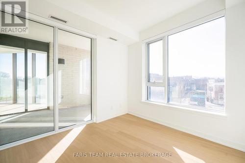 216 - 31 Huron Street, Collingwood, ON - Indoor Photo Showing Other Room