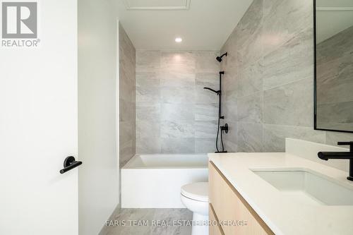 216 - 31 Huron Street, Collingwood, ON - Indoor Photo Showing Bathroom