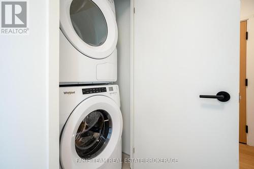 216 - 31 Huron Street, Collingwood, ON - Indoor Photo Showing Laundry Room