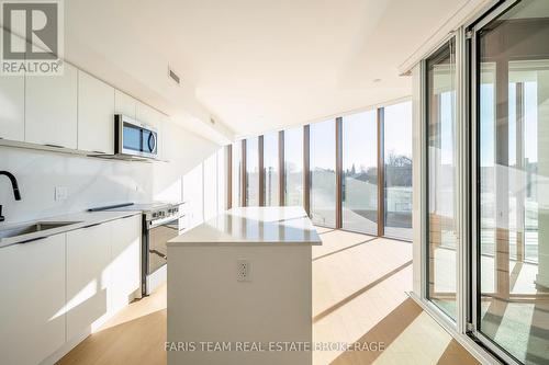 216 - 31 Huron Street, Collingwood, ON - Indoor Photo Showing Kitchen