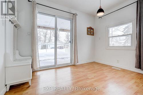 31 Ridge Avenue, Ramara, ON - Indoor Photo Showing Other Room