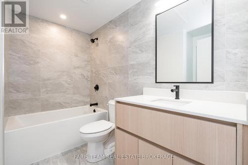 209 - 31 Huron Street, Collingwood, ON - Indoor Photo Showing Bathroom
