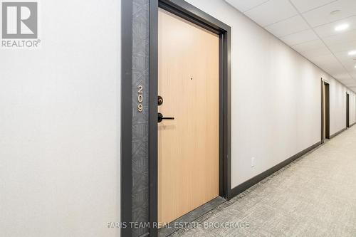 209 - 31 Huron Street, Collingwood, ON - Indoor Photo Showing Other Room