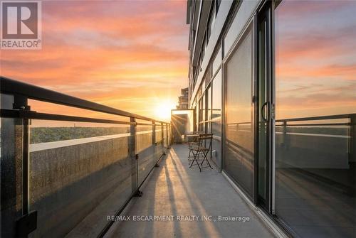 414 - 395 Dundas Street W, Oakville, ON -  Photo Showing Other Room With Body Of Water