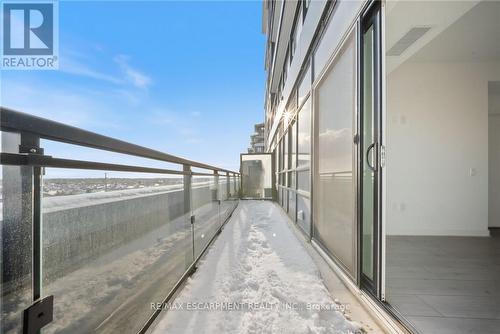 414 - 395 Dundas Street W, Oakville, ON -  With Exterior