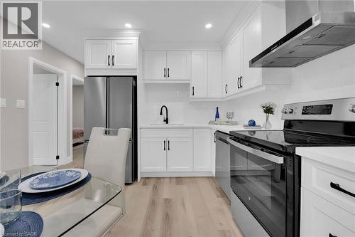 174 East 34Th Street, Hamilton, ON - Indoor Photo Showing Kitchen