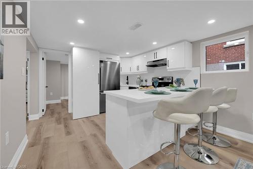 174 East 34Th Street, Hamilton, ON - Indoor Photo Showing Kitchen
