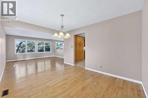 5315 Valiant Drive Nw, Calgary, AB - Indoor Photo Showing Other Room