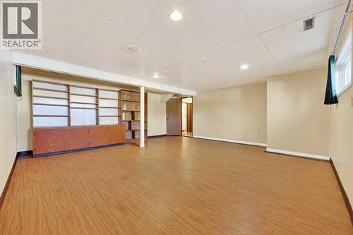 5315 Valiant Drive Nw, Calgary, AB - Indoor Photo Showing Other Room