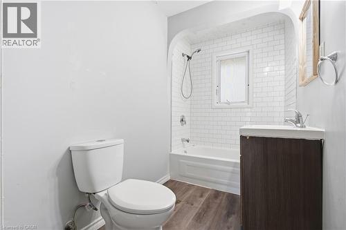 104 South Street, Aylmer, ON - Indoor Photo Showing Bathroom