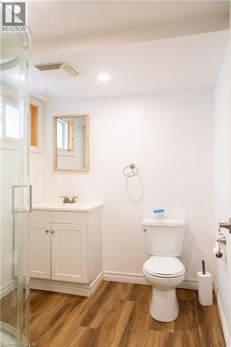 104 South Street, Aylmer, ON - Indoor Photo Showing Bathroom