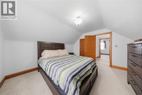 729 Oakdale Avenue, Sarnia, ON - Indoor Photo Showing Bedroom