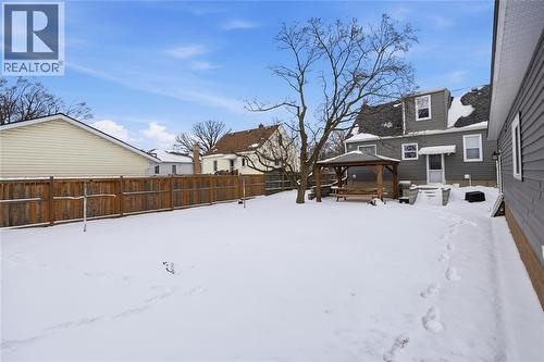 729 Oakdale Avenue, Sarnia, ON - Outdoor