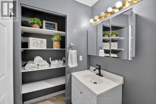 Builti -ins in  bathroom - 53 Allan Drive, St. Catharines (Fairview), ON - Indoor Photo Showing Bathroom