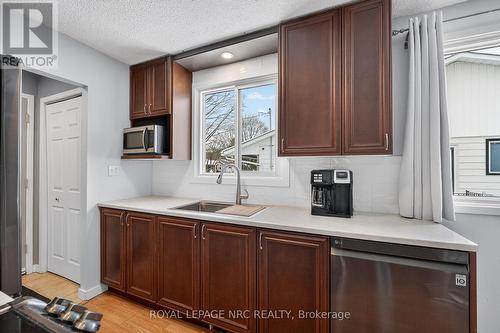 53 Allan Drive, St. Catharines (Fairview), ON - Indoor Photo Showing Kitchen
