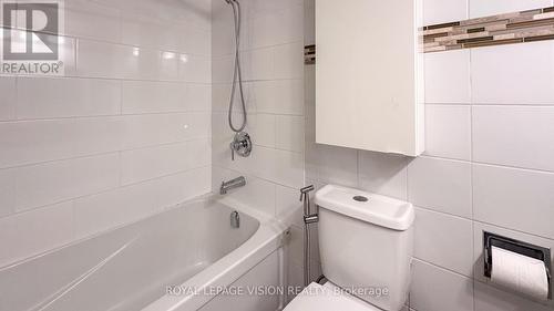1501 - 75 Graydon Hall Drive, Toronto, ON - Indoor Photo Showing Bathroom