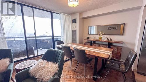 1501 - 75 Graydon Hall Drive, Toronto, ON - Indoor Photo Showing Dining Room