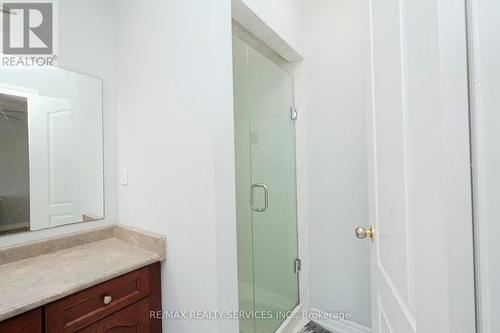 49 Crystalview Crescent, Brampton, ON - Indoor Photo Showing Bathroom