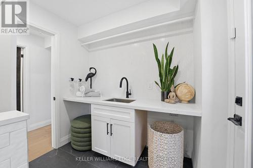 1316 Dundas Street, Burlington, ON - Indoor