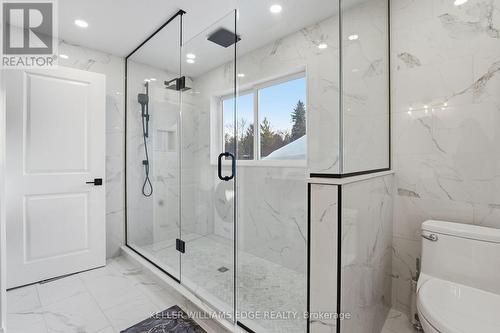 1316 Dundas Street, Burlington, ON - Indoor Photo Showing Bathroom