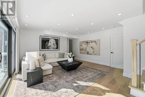 1316 Dundas Street, Burlington, ON - Indoor