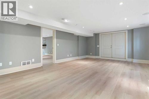 4711 Norquay Drive Nw, Calgary, AB - Indoor Photo Showing Other Room