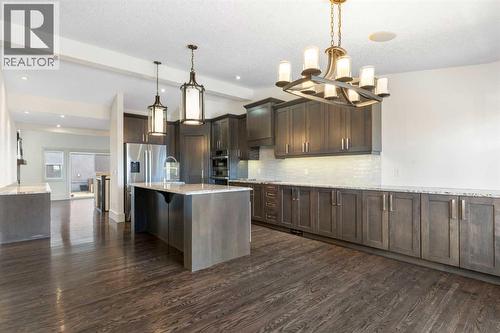 4711 Norquay Drive Nw, Calgary, AB - Indoor Photo Showing Kitchen With Stainless Steel Kitchen With Upgraded Kitchen