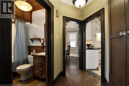 628 Garden Street, Cambridge, ON - Indoor Photo Showing Bathroom