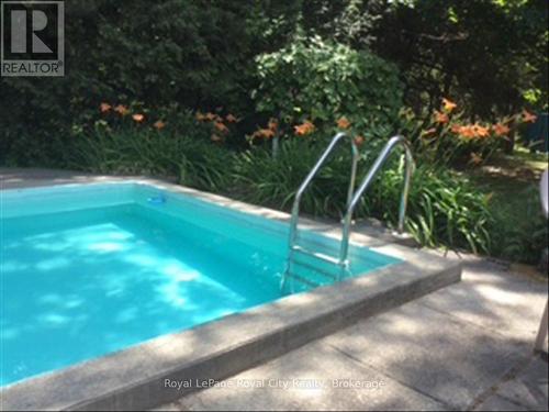 687 New Dundee Road, Kitchener, ON - Outdoor With In Ground Pool