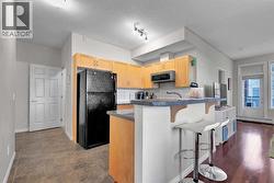 Kitchen with Breakfast Bar - 