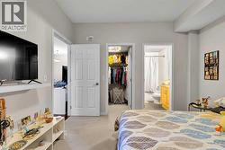 Main Bedroom with Walk-in Closet and Ensuite Bathroom - 