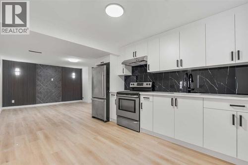 4720 Fordham Crescent Se, Calgary, AB - Indoor Photo Showing Kitchen