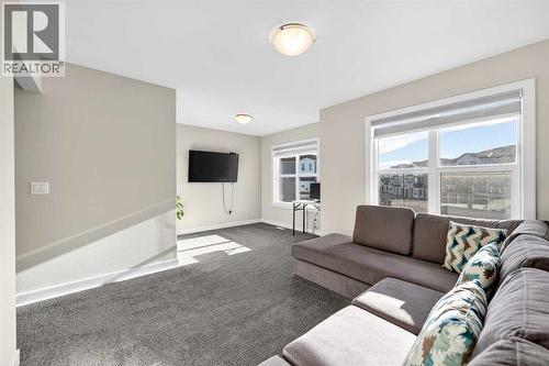 77 Belvedere Drive Se, Calgary, AB - Indoor Photo Showing Living Room
