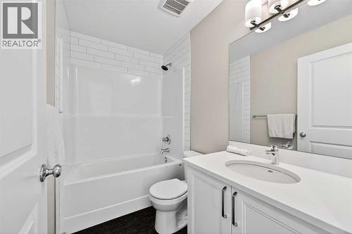 77 Belvedere Drive Se, Calgary, AB - Indoor Photo Showing Bathroom
