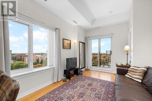 1004 - 314 Central Park Drive, Ottawa, ON - Indoor Photo Showing Living Room
