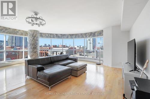 504 - 200 Rideau Street, Ottawa, ON - Indoor Photo Showing Living Room