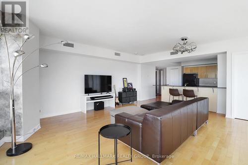 504 - 200 Rideau Street, Ottawa, ON - Indoor Photo Showing Other Room